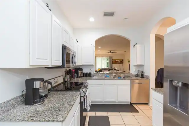 Listing Photo 11