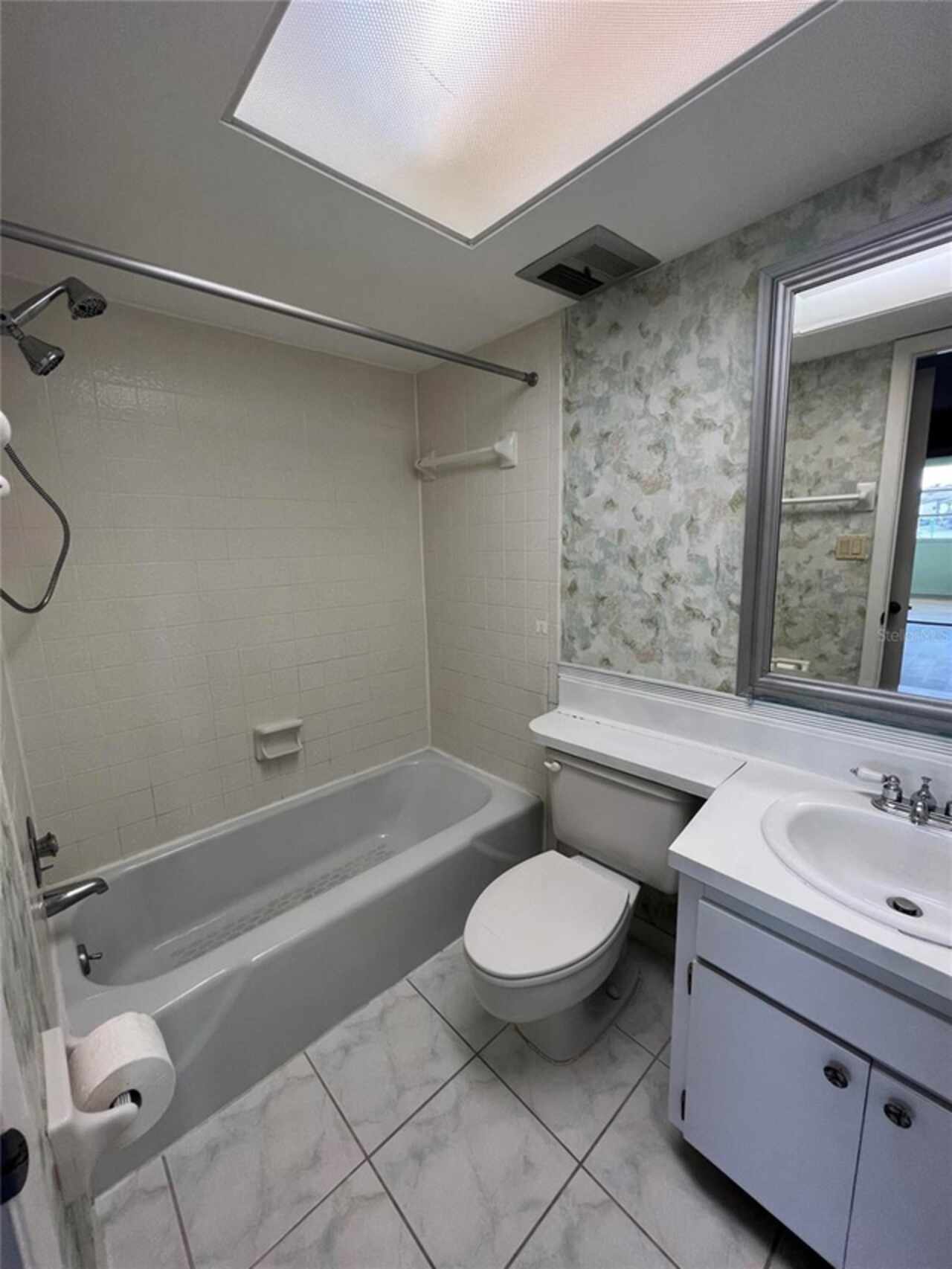 Listing Photo 7