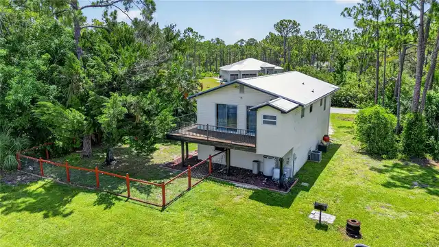 Listing Photo 11