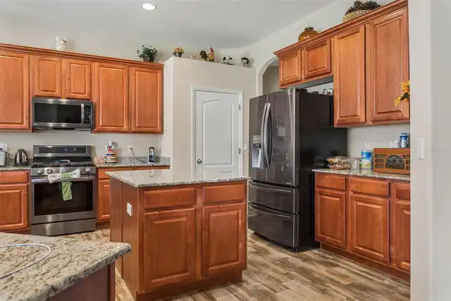 Listing Photo 8