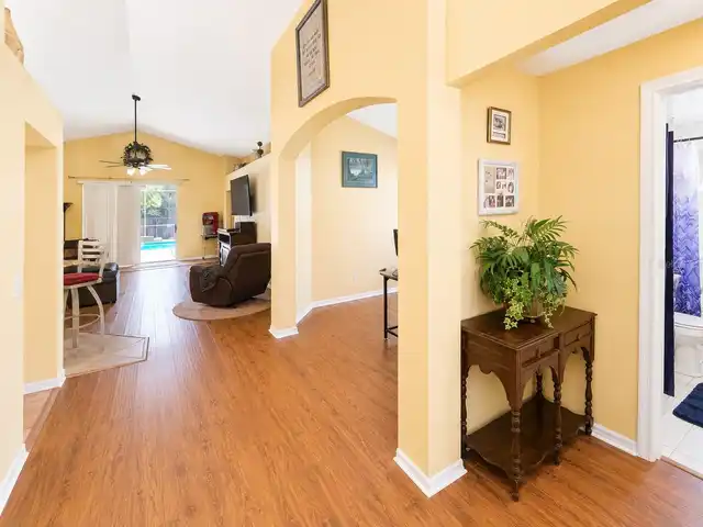 Listing Photo 7
