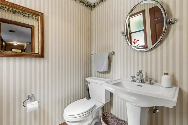 Listing Photo 10