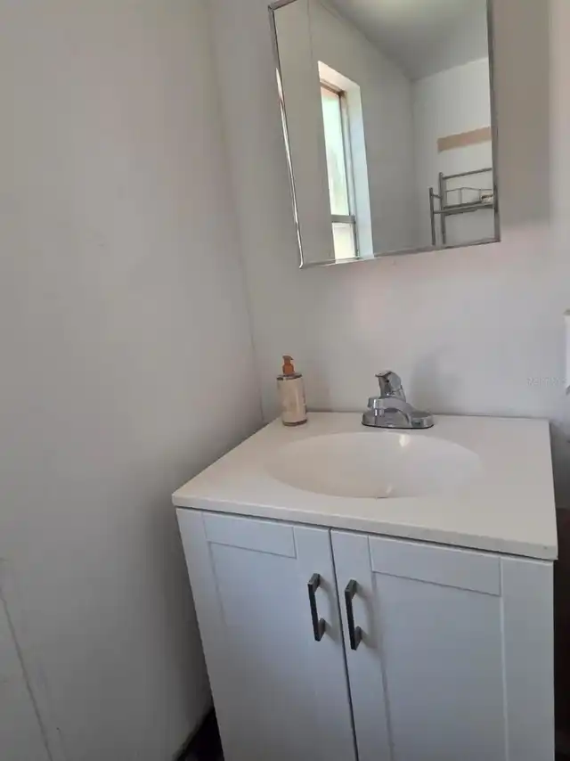 Listing Photo 12