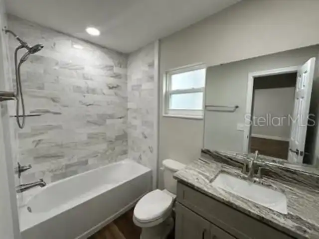 Listing Photo 11