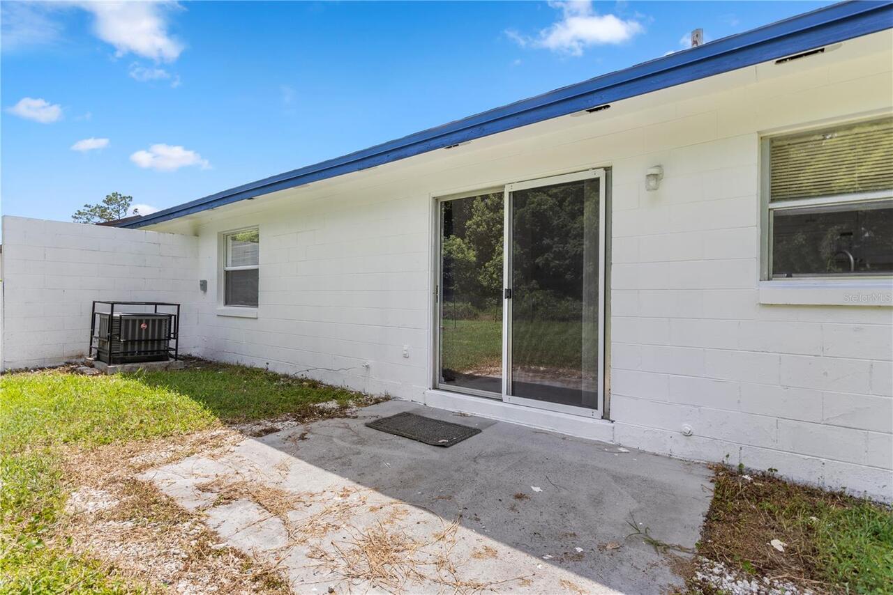 Listing Photo 12