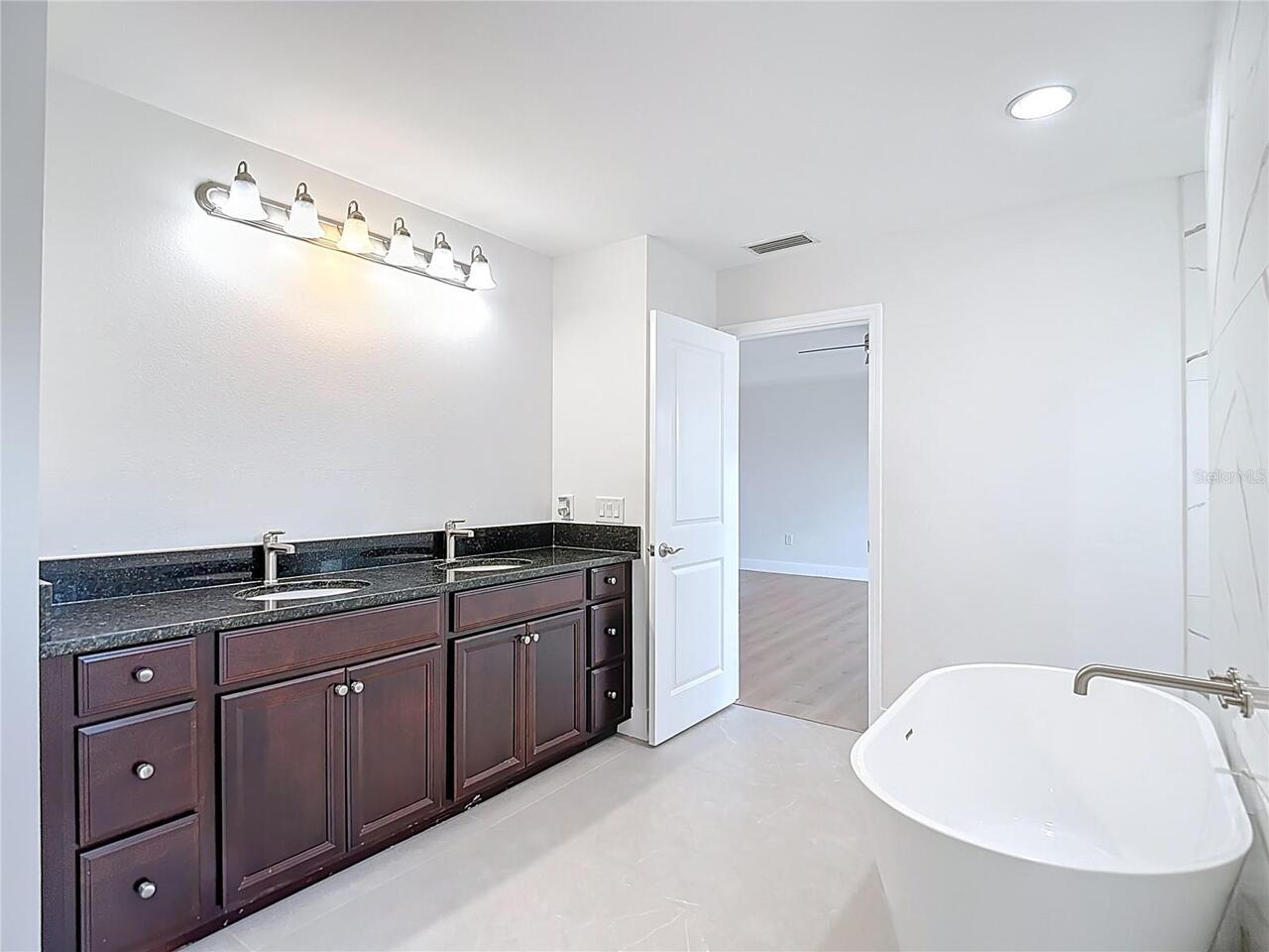 Listing Photo 44