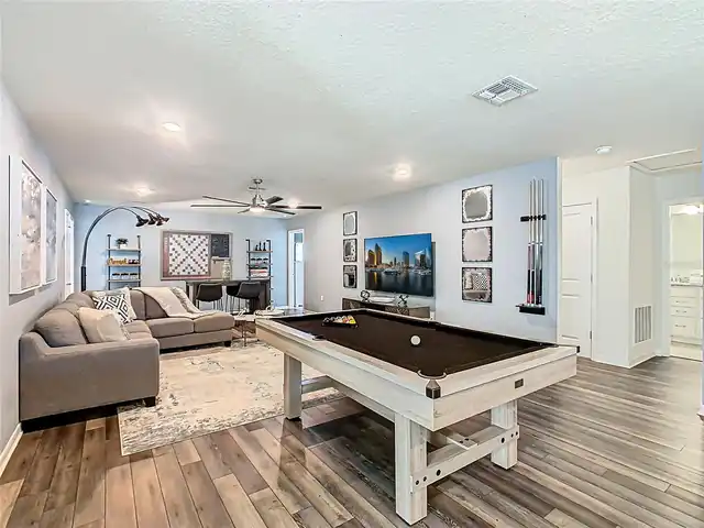 Listing Photo 14