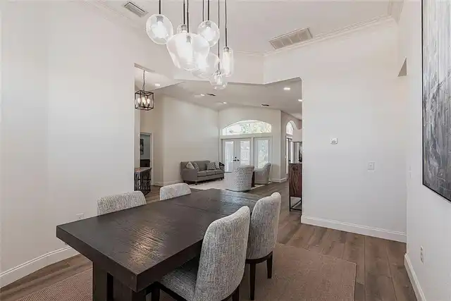 Listing Photo 8