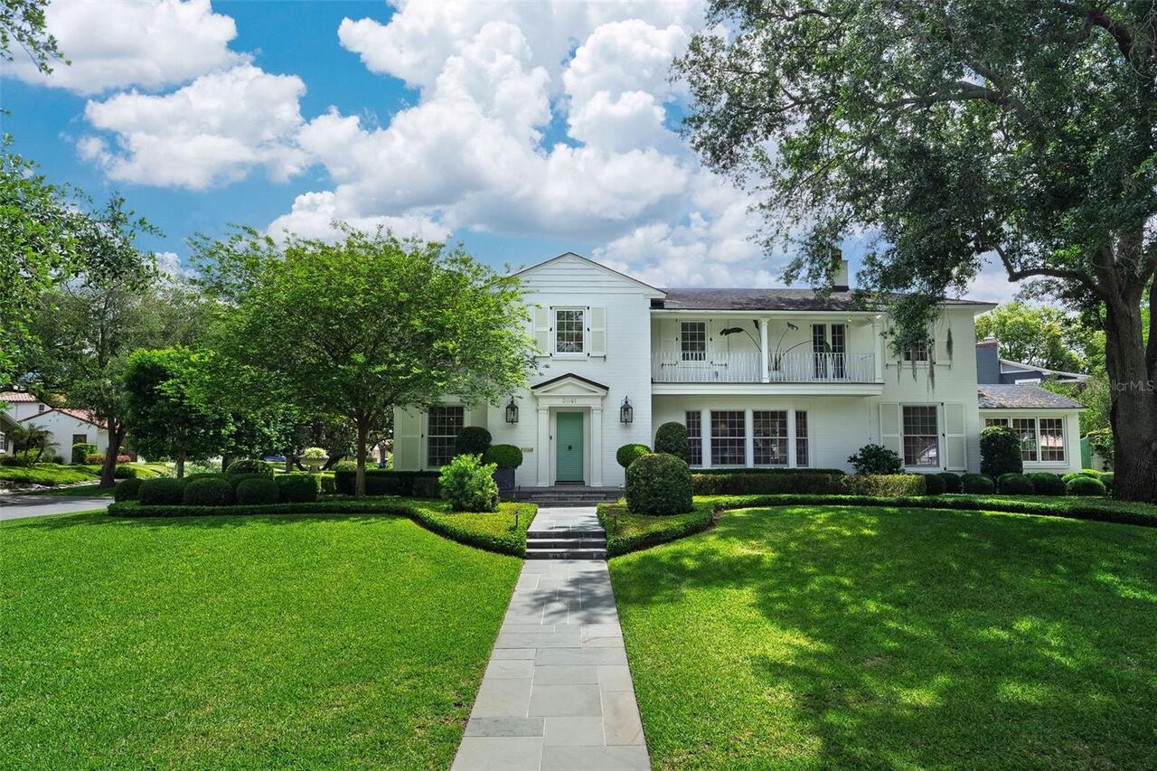 3BR, Home, 3BA, $2,350,000
Read More