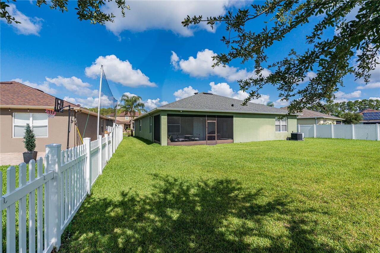 Listing Photo 11