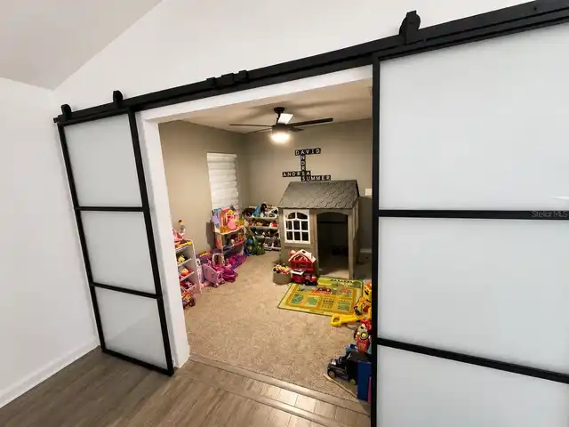 Listing Photo 11