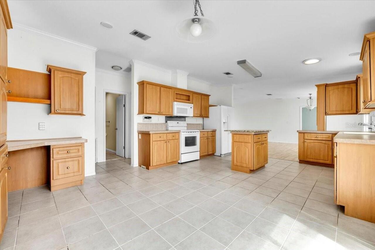 Listing Photo 15