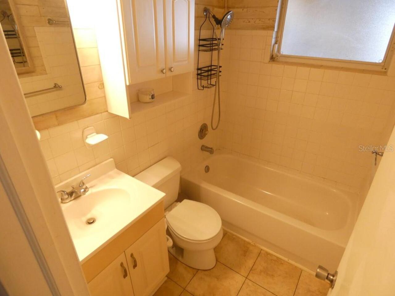 Listing Photo 12
