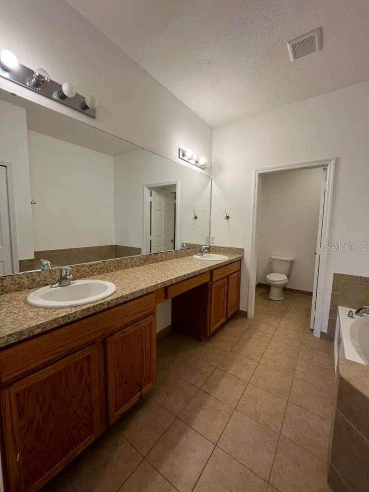 Listing Photo 12