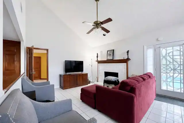 Listing Photo 6