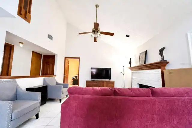 Listing Photo 8