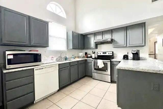 Listing Photo 14