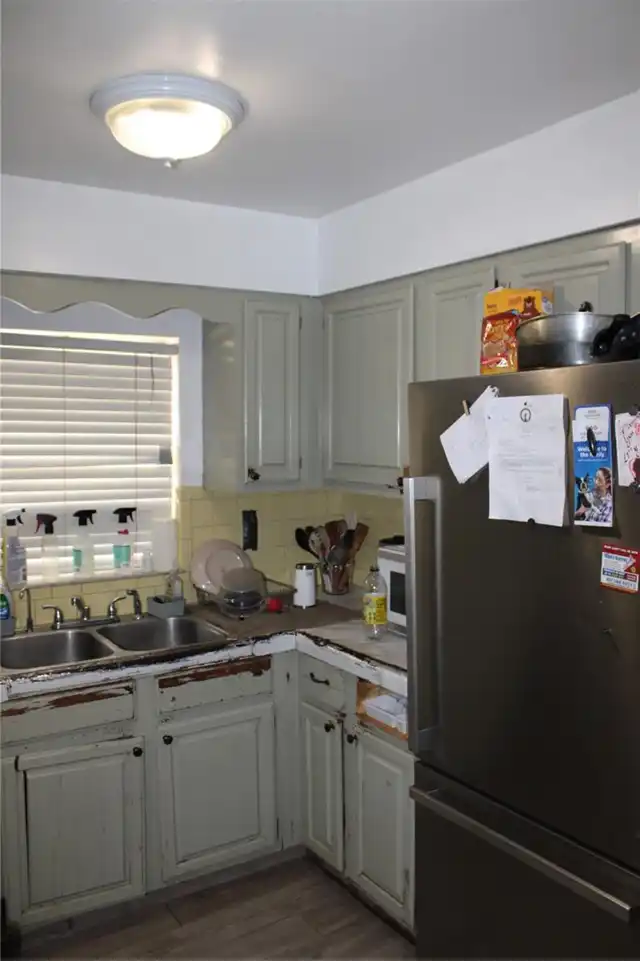 Listing Photo 12