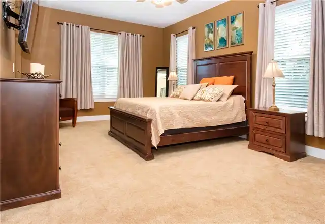 Listing Photo 11