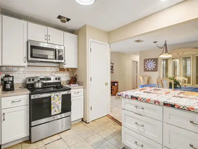 Listing Photo 6