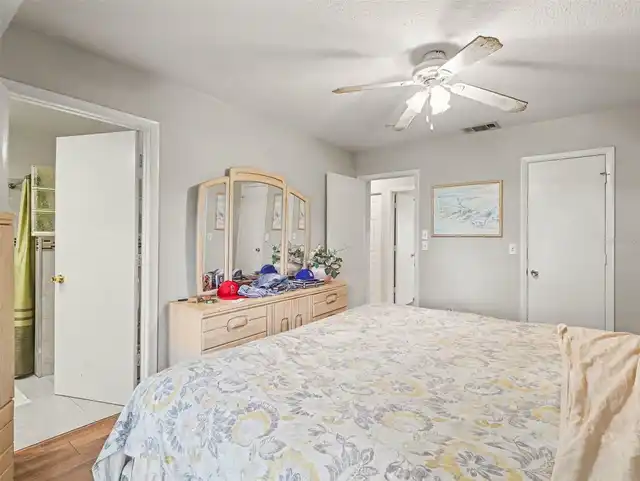 Listing Photo 9