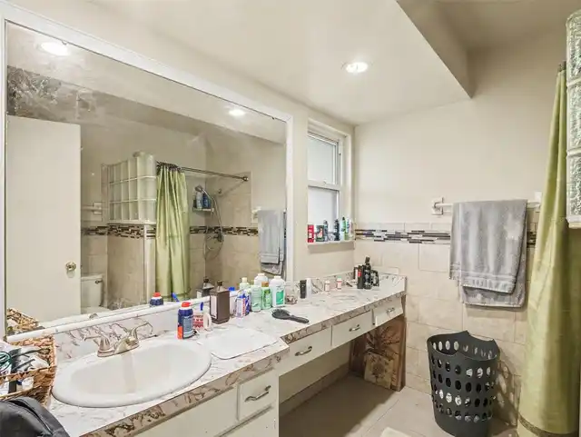 Listing Photo 10
