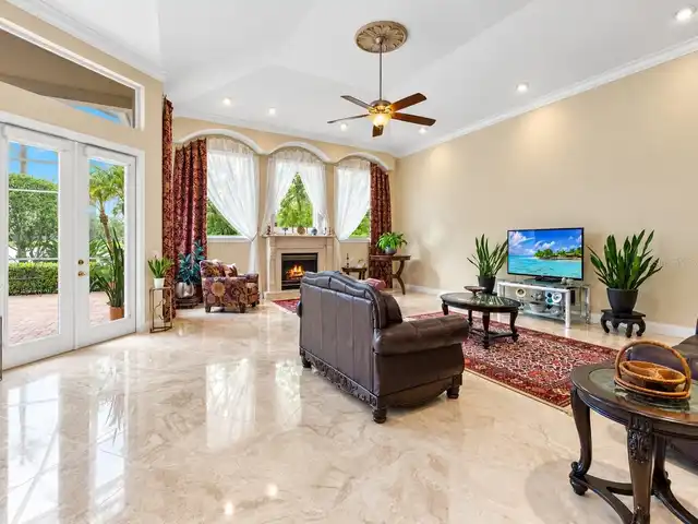 Listing Photo 10
