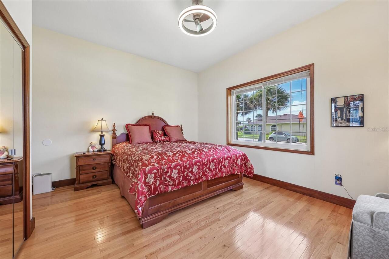 Listing Photo 15