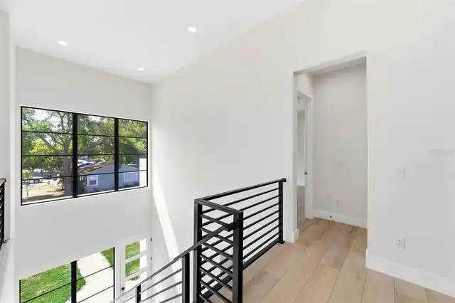 Listing Photo 16