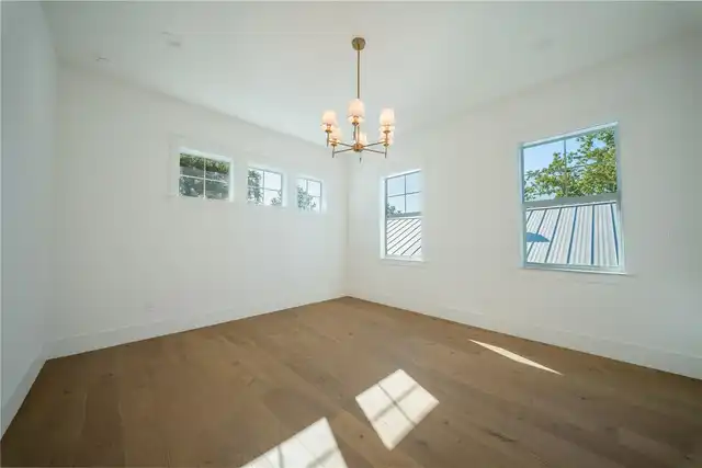 Listing Photo 17