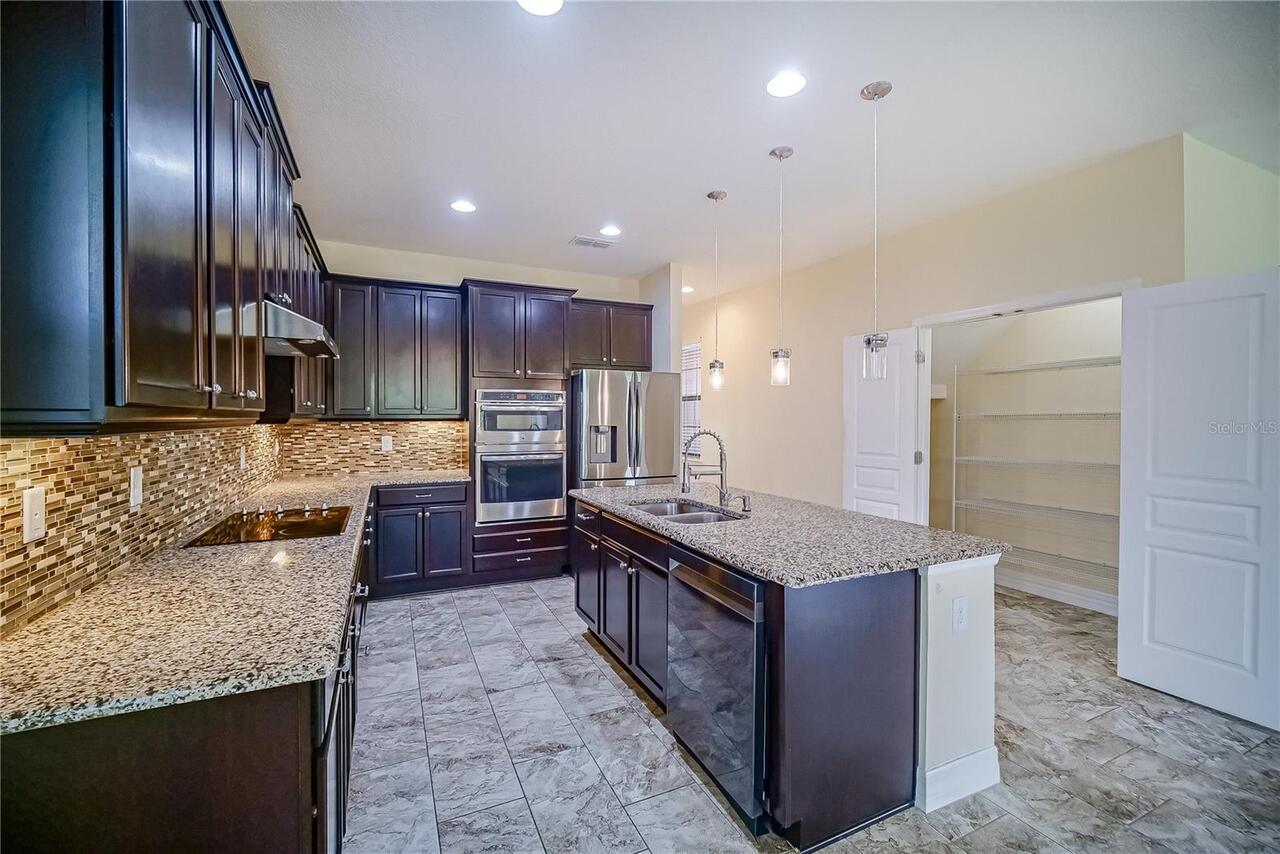 Listing Photo 8