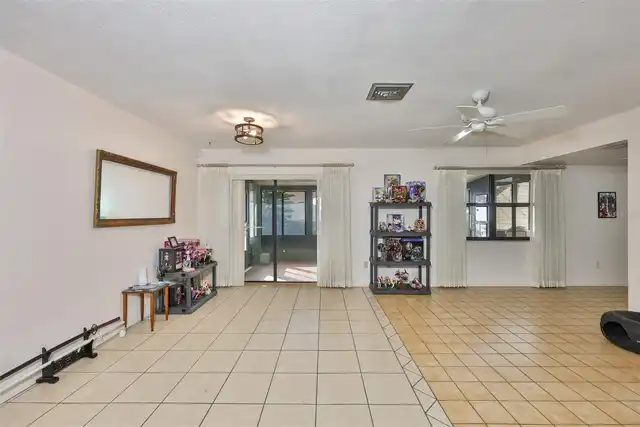 Listing Photo 7