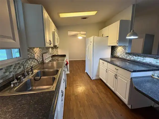 Listing Photo 19