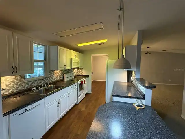 Listing Photo 22