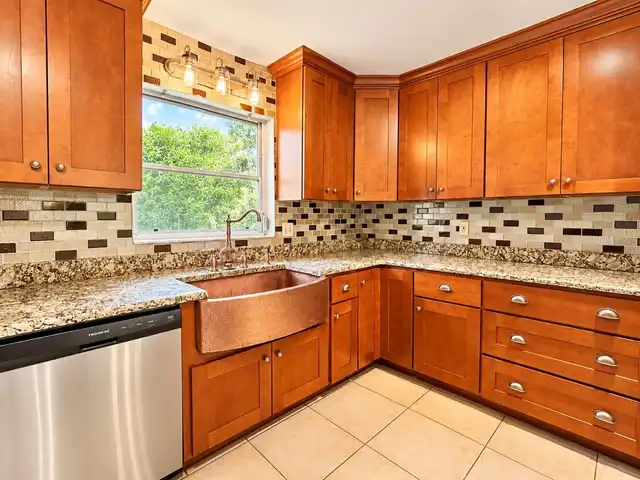 Listing Photo 6