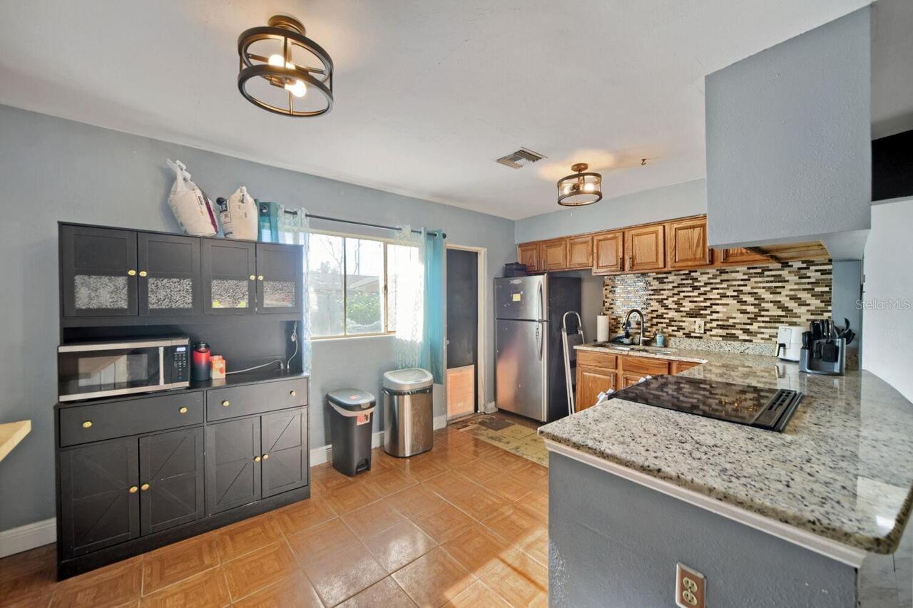Listing Photo 8