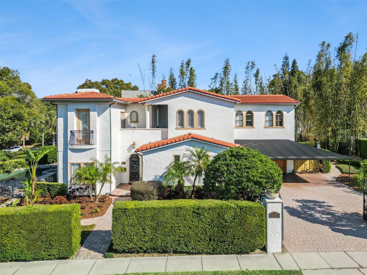 4BR, Home, 4BA, $1,800,000
Read More