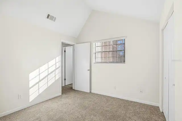 Listing Photo 20