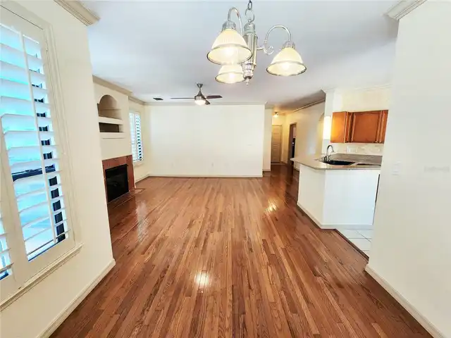 Listing Photo 12