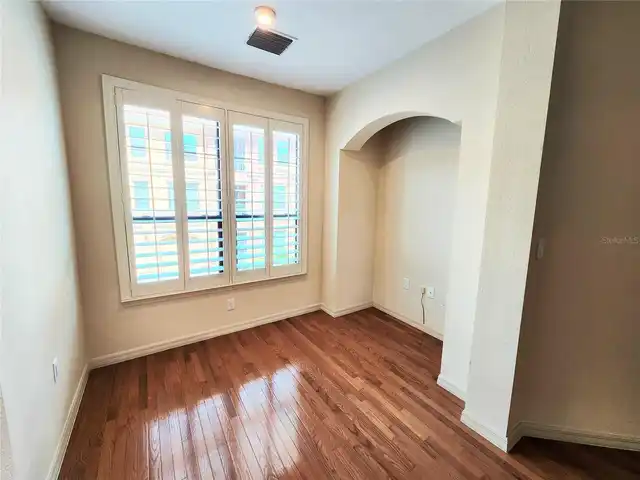 Listing Photo 16