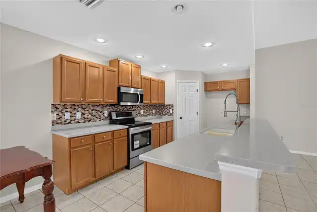 Listing Photo 12