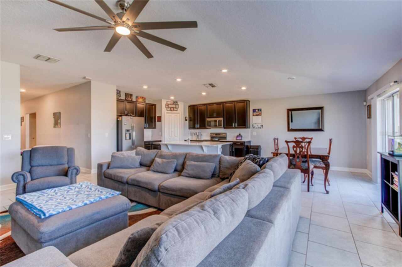 Listing Photo 8