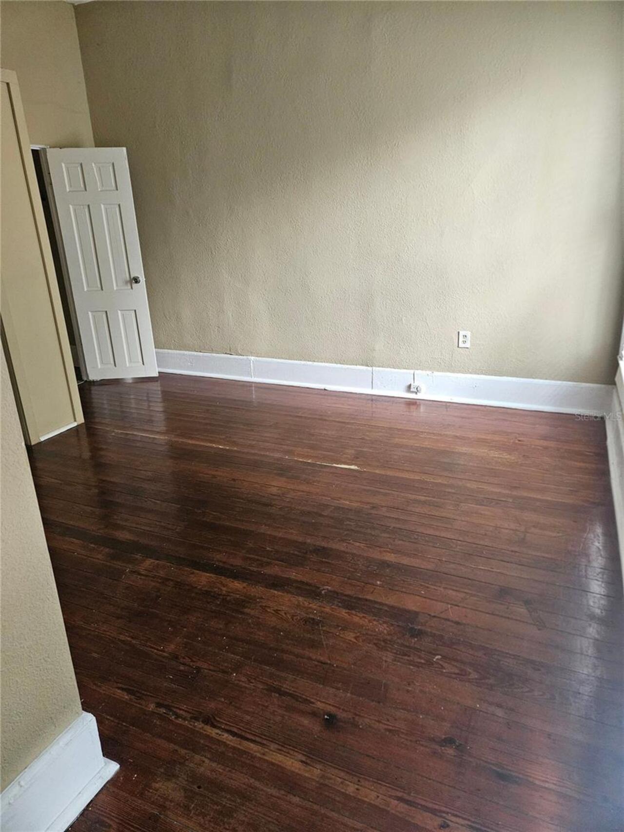 Listing Photo 6