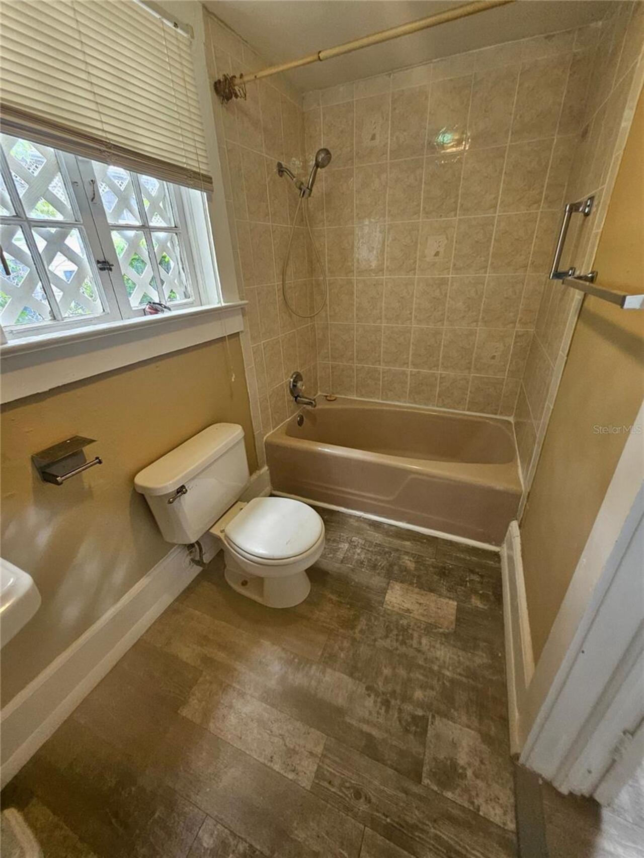 Listing Photo 8