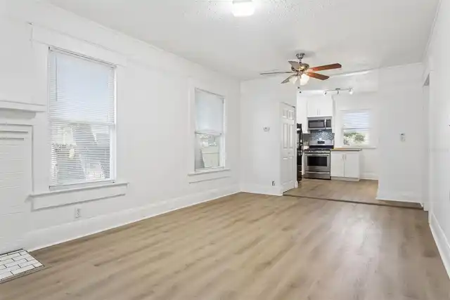 Listing Photo 8
