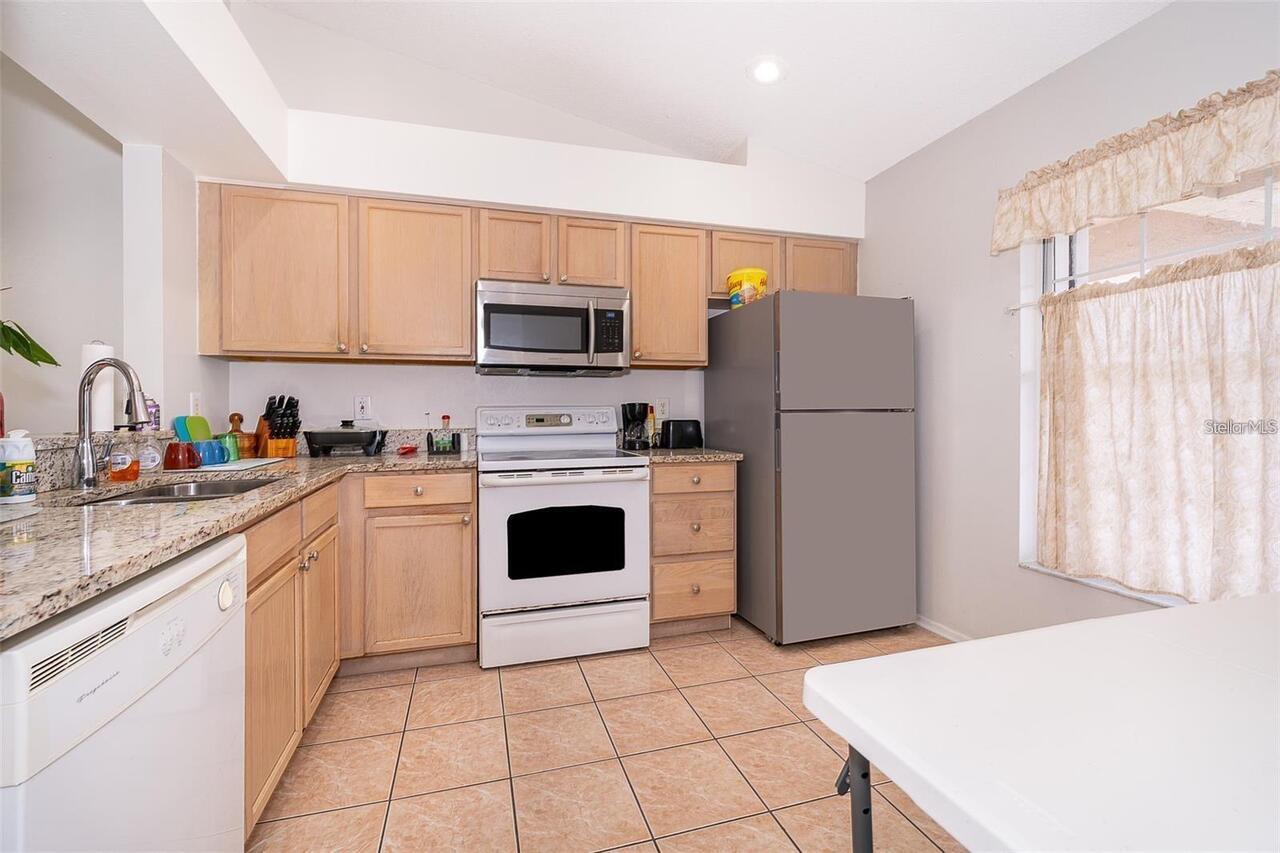 Listing Photo 8