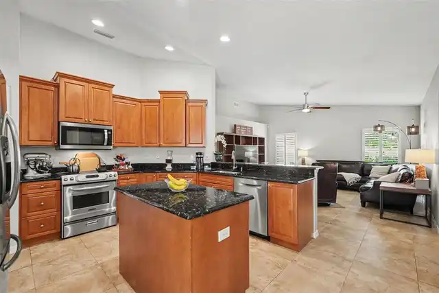 Listing Photo 15