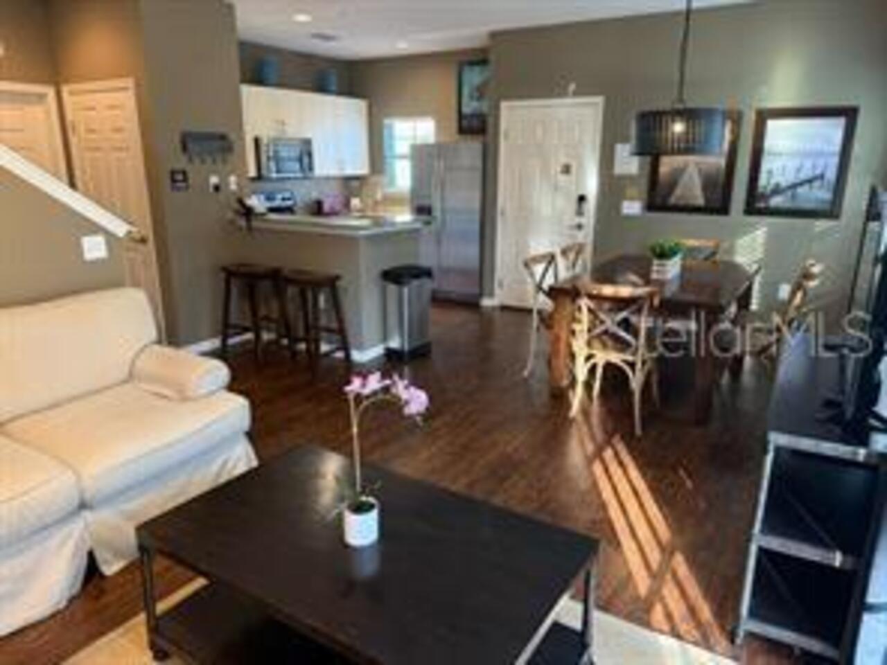 Listing Photo 10