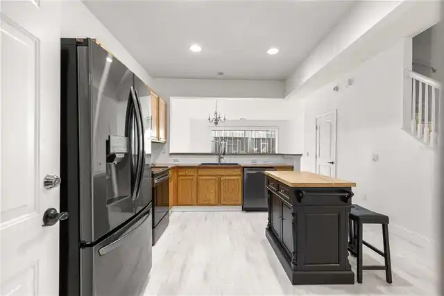 Listing Photo 6