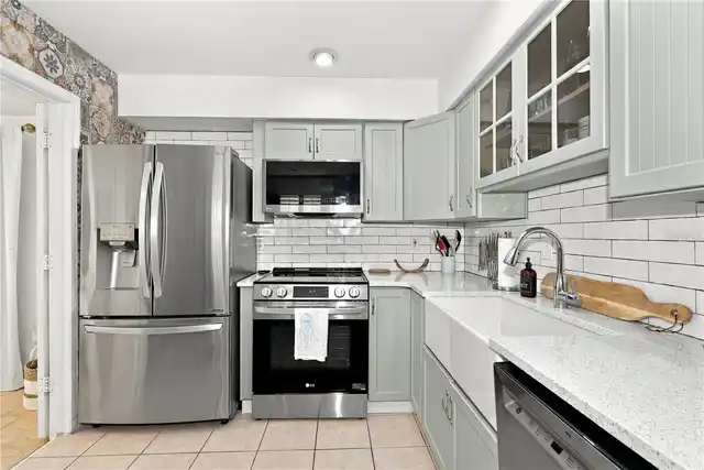 Listing Photo 12